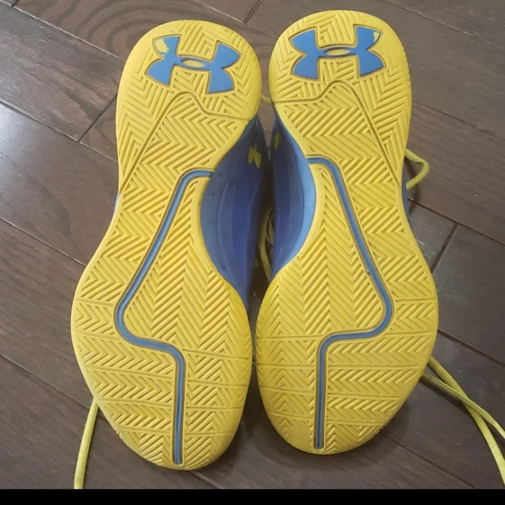 Under Armour basketball shoes Blue and Yellow Size 7 Big boy
